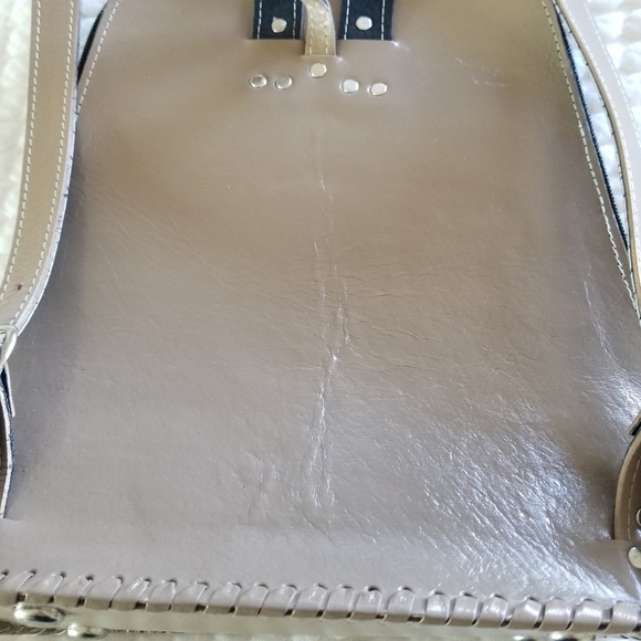 Skull | Hand Tooled Leather Backpack - Picture 4 of 11